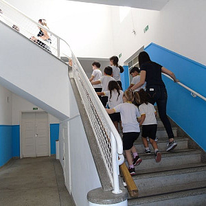 2016_04_18___escola_new_generation_2_20160419_1929165559 770 800 600 80 rd 255 255 255