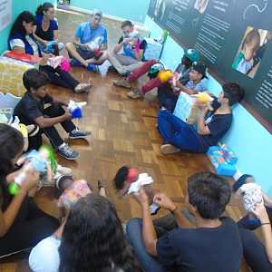 Adolescentes_do_fas_visitam_memorial_dra_zilda_arns_13_20160316_1680355268 260 800 600 80 rd 255 255 255