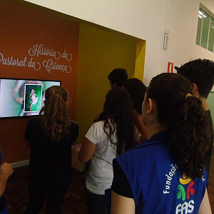 Adolescentes_do_fas_visitam_memorial_dra_zilda_arns_24_20160316_2073655593 271 800 600 80 rd 255 255 255